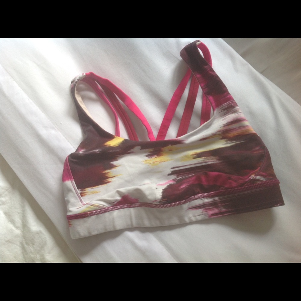 Lululemon sports bra